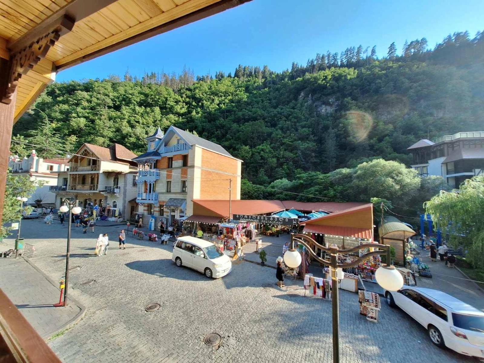 Alongside Park Borjomi Hotell Exteriör bild